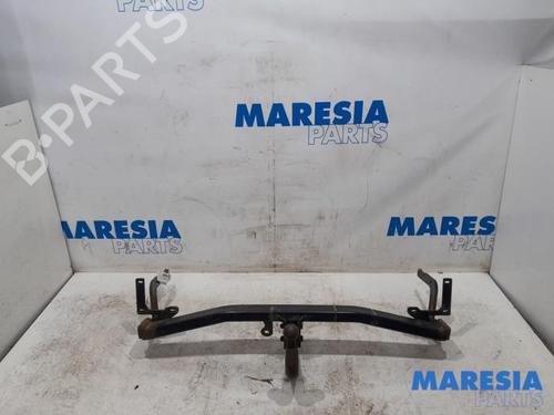 Used Tow ball/Mechanism PEUGEOT 308 II (LB_, LP_, LW_, LH_, L3_) 1.6 BlueHDi 120 (120 hp) 31401904