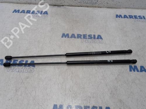 hood-lift-support-alfa-romeo-159-939_-2005-2006-2007-2008-2009-2010-2011-2012-31442650 main image