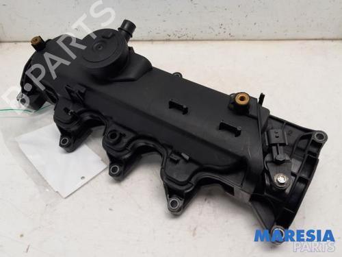 Used Valve cover RENAULT CLIO IV Grandtour (KH_) 1.5 dCi 90 (KHN3, KHN4) (90 hp) 31459553