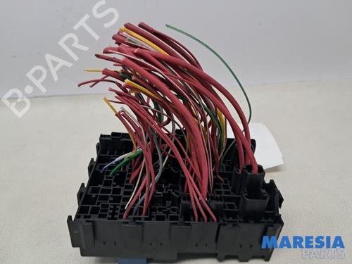 Fuse box RENAULT MEGANE IV Hatchback (B9A/M/N_) 1.2 TCe 130 (B9MR) | BP31816724E1