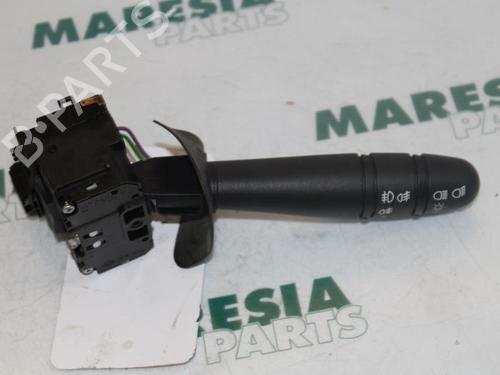 Used Steering column stalk RENAULT CLIO II (BB_, CB_) 1.4 16V (B/CB0P, BB13) (98 hp) 31458849