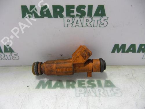Used Injector ALFA ROMEO 156 (932_) 2.0 16V T.SPARK (932A2) (155 hp) 31448490