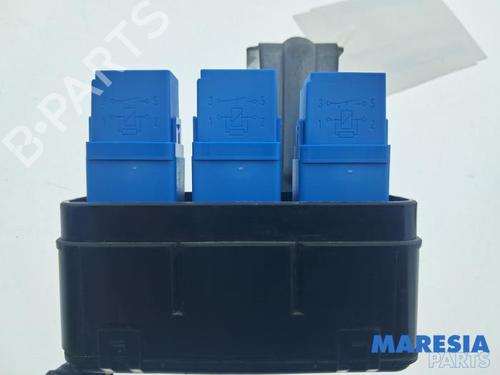 Fuse box RENAULT KADJAR (HA_, HL_) 1.2 TCe 130 (HLMR) | BP39690215E1 - Image 3