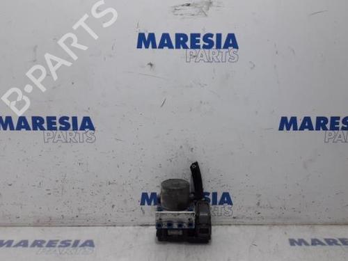 Used ABS pump PEUGEOT EXPERT Van (VF3A_, VF3U_, VF3X_) 2.0 HDi 140 (136 hp) 31536596