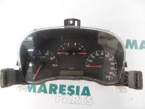 Used Instrument cluster FIAT PUNTO (188_) 1.2 16V 80 (188.233, .235, .253, .255, .333, .353, .639,... (80 hp) 31387258