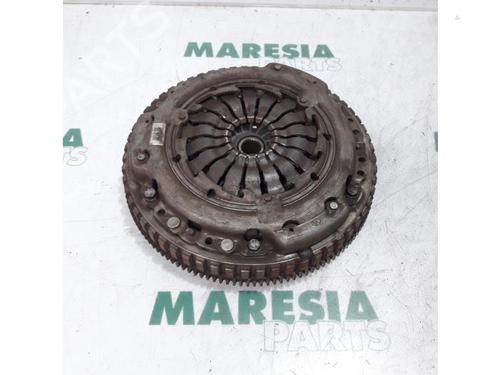 Used Flywheel RENAULT TWINGO II (CN0_) 1.5 dCi 90 (86 hp) 31533225