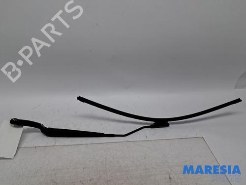 Used Front windshield wiper arm Front windshield wiper arm 38758674 38758674