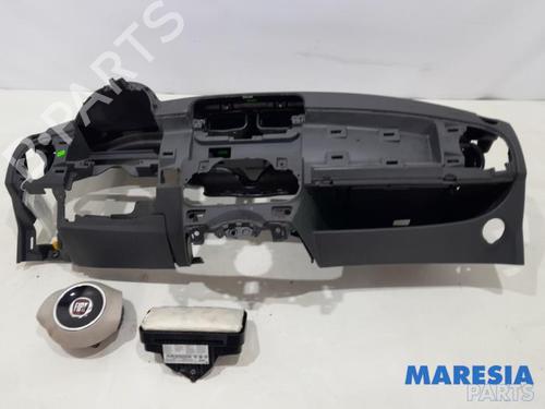 Used Driver airbag FIAT 500 (312_) 1.2 (312AXA1A) (69 hp) 31524644