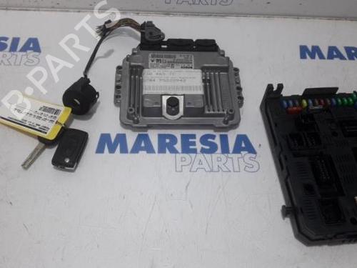 Used Engine control unit (ECU) PEUGEOT 5008 (0U_, 0E_) 1.6 HDi (110 hp) 31464886