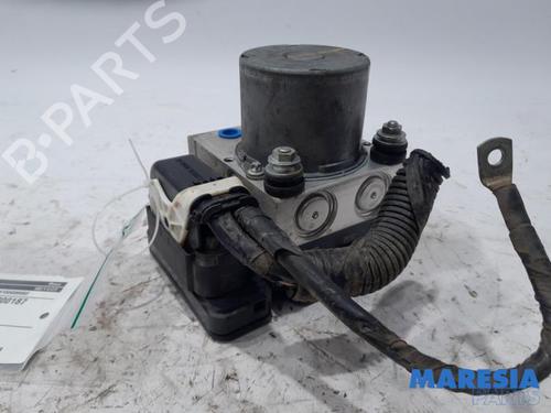 Used ABS pump RENAULT KANGOO Express (FW0/1_) 1.5 dCi 90 (FW0G, FW05, FW08, FW11) (90 hp) 31406451