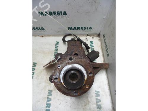 Used Left front steering knuckle PEUGEOT 306 Break (7E, N3, N5) 1.9 D (69 hp) 31475574