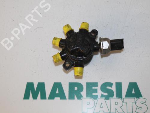 Used Injection rail RENAULT MEGANE II Estate (KM0/1_) 1.5 dCi (KM02, KM13) (101 hp) 31392339