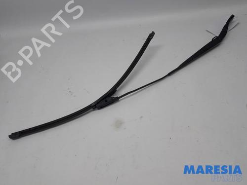 Used Front windshield wiper arm RENAULT MEGANE III Grandtour (KZ0/1) 1.4 TCe (KZ0F, KZ1V) (130 hp) 31396361