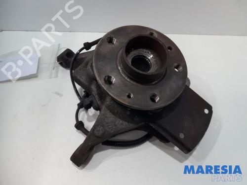 Used Right front steering knuckle RENAULT TRAFIC III Van (FG_) 1.6 dCi 90 (FGME) (90 hp) 31468669