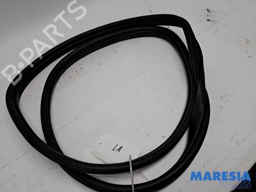 Borracha vedante da porta Borracha vedante da porta FIAT PANDA (312_, 319_) 0.9 (312PXN1A, 312PXN11) (80 hp) 34536760 34536760