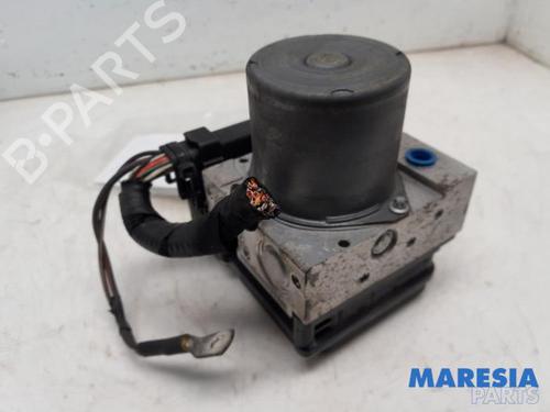 Used ABS pump RENAULT GRAND SCÉNIC II (JM0/1_) 2.0 (163 hp) 31445665