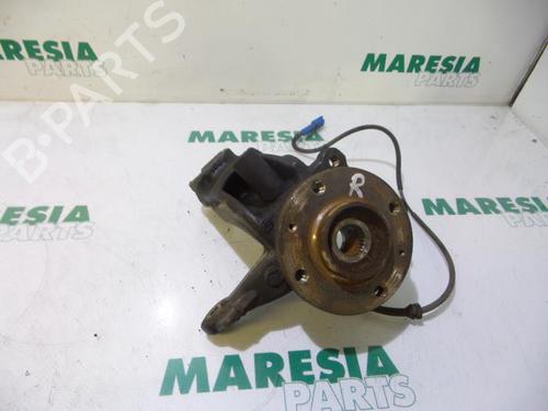 Used Right front steering knuckle Right front steering knuckle PEUGEOT 207 (WA_, WC_) 1.6 16V (109 hp) 31520610 31520610