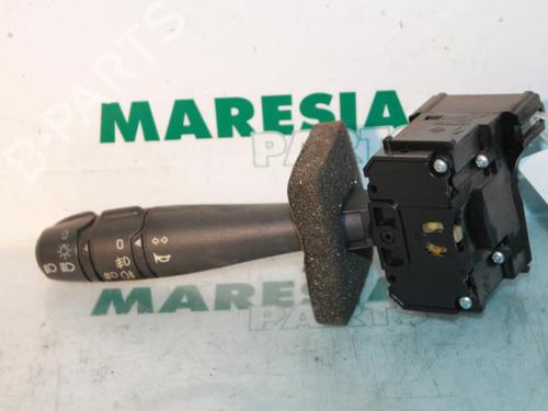 Used Steering column stalk RENAULT LAGUNA I (B56_, 556_) 1.6 16V (B568, B561) (107 hp) 31526753