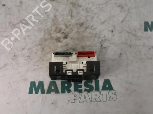 electronic-module-renault-scenic-i-mpv-ja01_-fa0_-1999-2000-2001-2002-2003-2004-2005-2006-2007-2008-2009-2010-31424240 main image