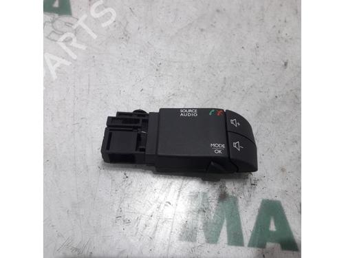 switch-renault-clio-iv-bh_-2012-2013-2014-2015-2016-2017-2018-2019-2020-2021-31517500 main image