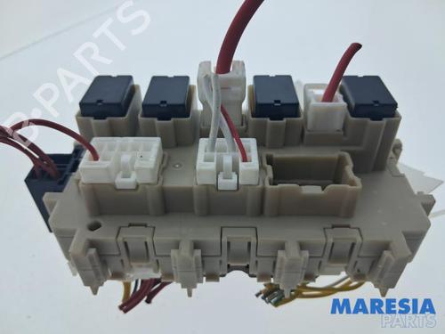 Fuse box RENAULT KADJAR (HA_, HL_) 1.2 TCe 130 (HLMR) | BP39690210E1 - Image 3
