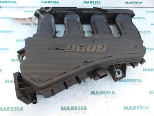Used Injection rail FIAT STILO (192_) 1.6 16V (192_XB1A) (103 hp) 31504416
