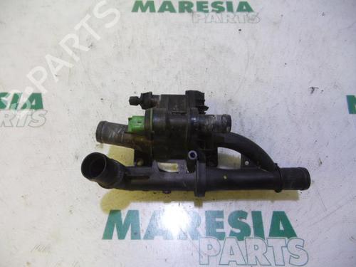 Used Thermostat housing PEUGEOT EXPERT Van (VF3A_, VF3U_, VF3X_) 1.6 HDi 90 16V (90 hp) 31512965