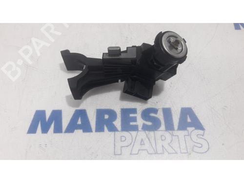 Used Ignition barrel FIAT PUNTO Hatchback Van (199_) 1.3 D Multijet (84 hp) 31435527
