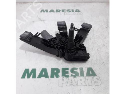 rear-wiper-motor-citroen-c4-picasso-ii-2013-31388286 main image
