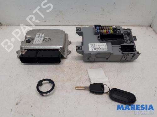 Used Engine control unit (ECU) FIAT 500 (312_) 0.9 (312AXG1A, 312.AXG11) (86 hp) 31440525