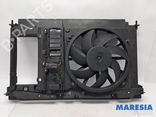 Used Heater blower motor Heater blower motor PEUGEOT 3008 I MPV (0U_) 2.0 HDi Hybrid4 (0URHCA) (200 hp) 39932626 39932626