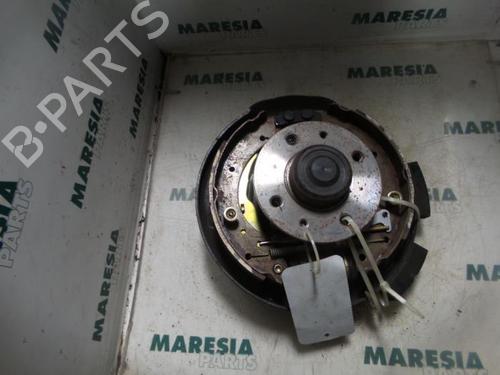 Used Left rear steering knuckle RENAULT MEGANE I Classic (LA0/1_) 1.4 16V (LA0D, LA1H, lA0W, LA10) (95 hp) 31497854