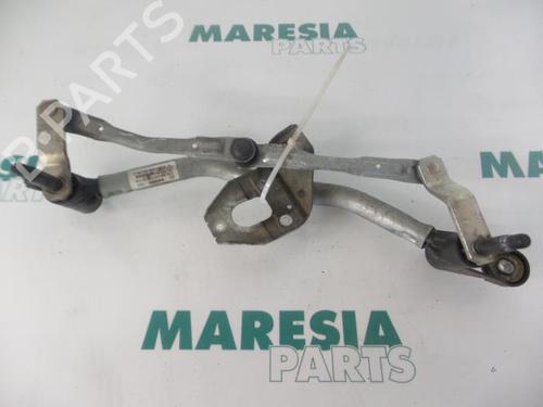 Used Front wipers mechanism RENAULT TWINGO II (CN0_) 1.2 16V (CN04, CN0B) (75 hp) 31521120