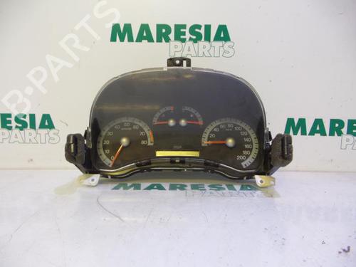 Used Instrument cluster FIAT PUNTO (188_) 1.2 16V 80 (188.233, .235, .253, .255, .333, .353, .639,... (80 hp) 31522269