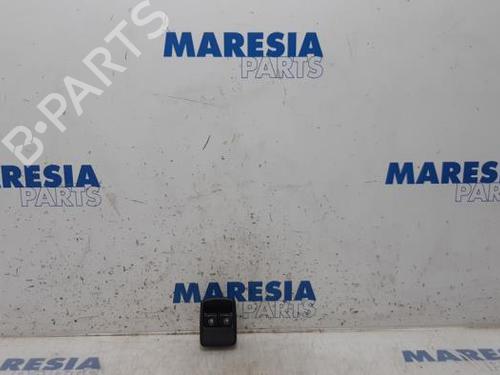 Comutador RENAULT TRAFIC III Van (FG_) 1.6 dCi 95 (FGMJ, FGMR) (95 hp) 31534099