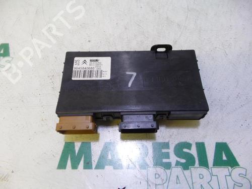 Used Electronic module PEUGEOT 407 Coupe (6C_) 2.7 HDi (204 hp) 31529152