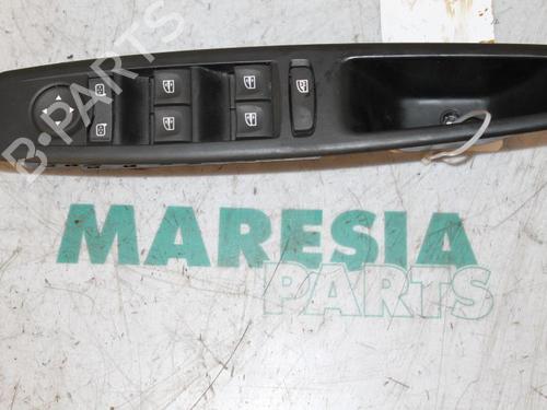 Used Switch RENAULT MEGANE III Grandtour (KZ0/1) 1.5 dCi (KZ09, KZ0D, KZ1G, KZ29, KZ14, KZ1W, KZ10, KZ1F,... (110 hp) 31521504