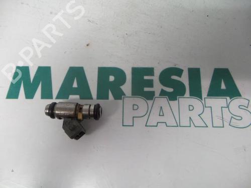 Used Injector RENAULT CLIO II (BB_, CB_) 1.6 16V (BB01, BB0H, BB0T, BB14, BB1D, BB1R, BB2KL, BB3G... (107 hp) 31457368