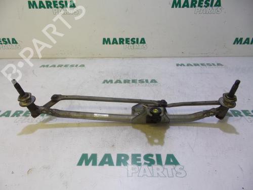 Used Front wipers mechanism RENAULT TRAFIC II Van (FL) 1.9 dCi 100 (FL0C, FL0K, FL0B) (101 hp) 31439530