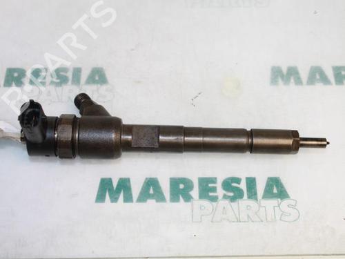 Used Injector FIAT DOBLO Box Body/MPV (223_) 1.3 D Multijet (75 hp) 31463851