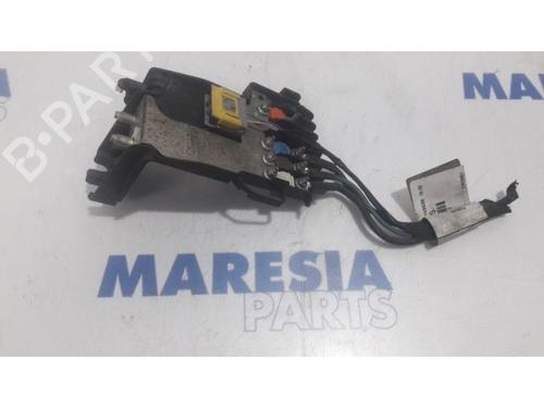 Used Fuse box PEUGEOT 308 SW I (4E_, 4H_) 1.6 HDi (90 hp) 31399562
