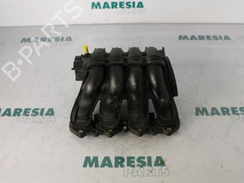 Used Injection rail PEUGEOT 206 Hatchback (2A/C) 1.6 16V (109 hp) 31452305