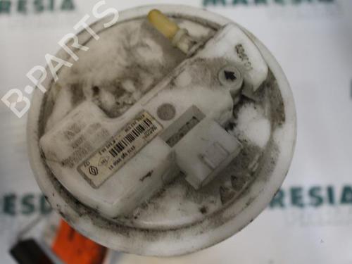Used Fuel pump RENAULT CLIO III (BR0/1, CR0/1) 1.4 16V (98 hp) 31493748