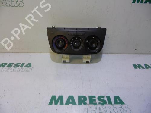 Commande Chauffage FIAT DOBLO Cargo (263_) 1.6 D Multijet (263WXD1B, 263WXR1B, 263WXX1B, 263ZXD1B,... (105 hp) 31475081