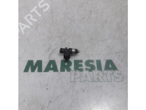 Used Injector RENAULT CLIO III (BR0/1, CR0/1) 1.2 16V (BR02, BR0J, BR11, CR02, CR0J, CR11) (75 hp) 31431272