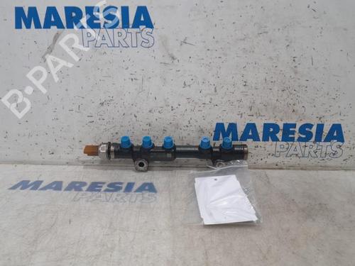 Used Injection rail CITROËN C4 Grand Picasso II (DA_, DE_) 1.6 HDi / BlueHDi 115 (115 hp) 31463518