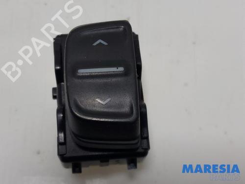 Used Switch DACIA SANDERO II TCe 90 (B8M1, B8MA, B8AC) (90 hp) 31457551
