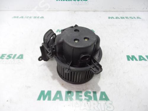 heater-blower-motor-renault-clio-ii-bb_-cb_-1998-1999-2000-2001-2002-2003-2004-2005-2006-2007-2008-2009-2010-2011-2012-2013-2014-2015-2016-31452707 main image