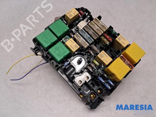 Used Fuse box PEUGEOT 208 I (CA_, CC_) 1.0 VTi (68 hp) 31503028