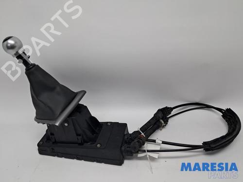 Used Gear lever Gear lever RENAULT CLIO IV Grandtour (KH_) 1.2 TCe 120 (KHAU) (118 hp) 39750714 39750714
